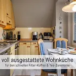 펜션 Dree Gevels Huus - Deichhaus Mit 2 Fuer 6 Personen - 350 M Zur Nordsee - Gartenstrand, Sauna & Kamin - E-ladestation 하를레질