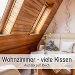 Dree Gevels Huus - Deichhaus Mit 2 Fuer 6 Personen - 350 M Zur Nordsee - Gartenstrand, Sauna & Kamin - E-ladestation