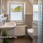 Dree Gevels Huus - Deichhaus Mit 2 Fuer 6 Personen - 350 M Zur Nordsee - Gartenstrand, Sauna & Kamin - E-ladestation *