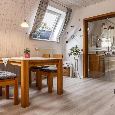 Dree Gevels Huus Fuer Mehrgenerationen-ferien Grosser Garten, Innen-und Aussenkamin, Sauna, Wallbox Tatil Evi Harlesiel