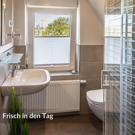 Dree Gevels Huus - Exklusives Deichhaus Mit 2 Separaten Fewo Fuer 6 Personen - 350 M Zur Nordsee - Gartenstrand, Sauna & Kamin - E-Ladestation *